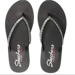 sketchers yoga sandals